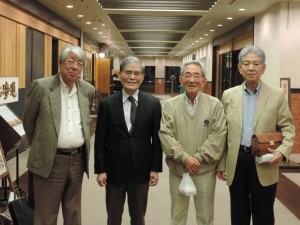 我が畏友との一夕。 （左から）宮崎健、川本皓嗣、阿部義章、」山本竜三の各氏