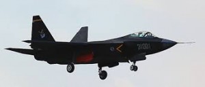 尾翼から操縦席までそっくりパクったとみられる中国の「殲-31」